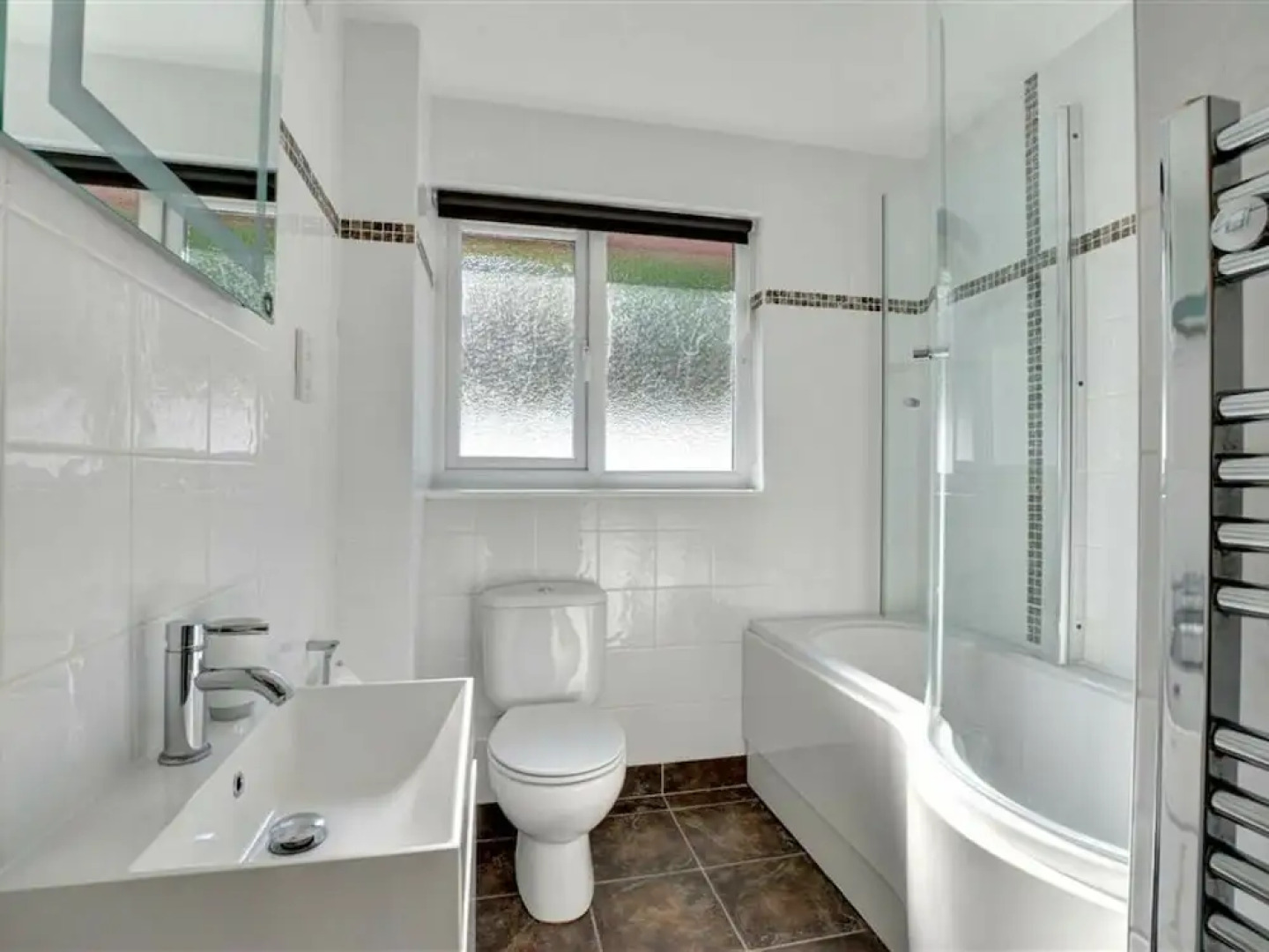 Beautiful Holiday Home in Mawgan Porth With Garden