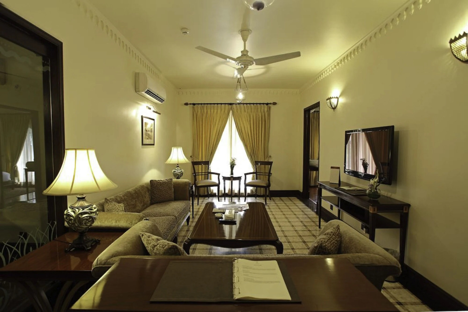 Heritage Luxury Suites- ALL Suite Hotel