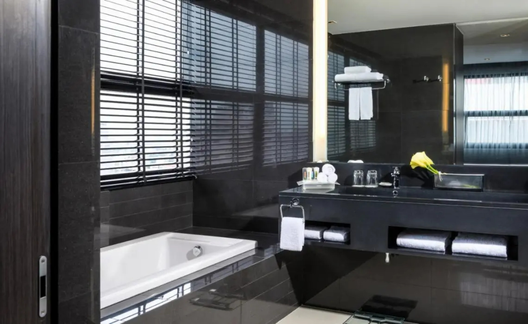 Holiday Inn Bangkok Sukhumvit by IHG