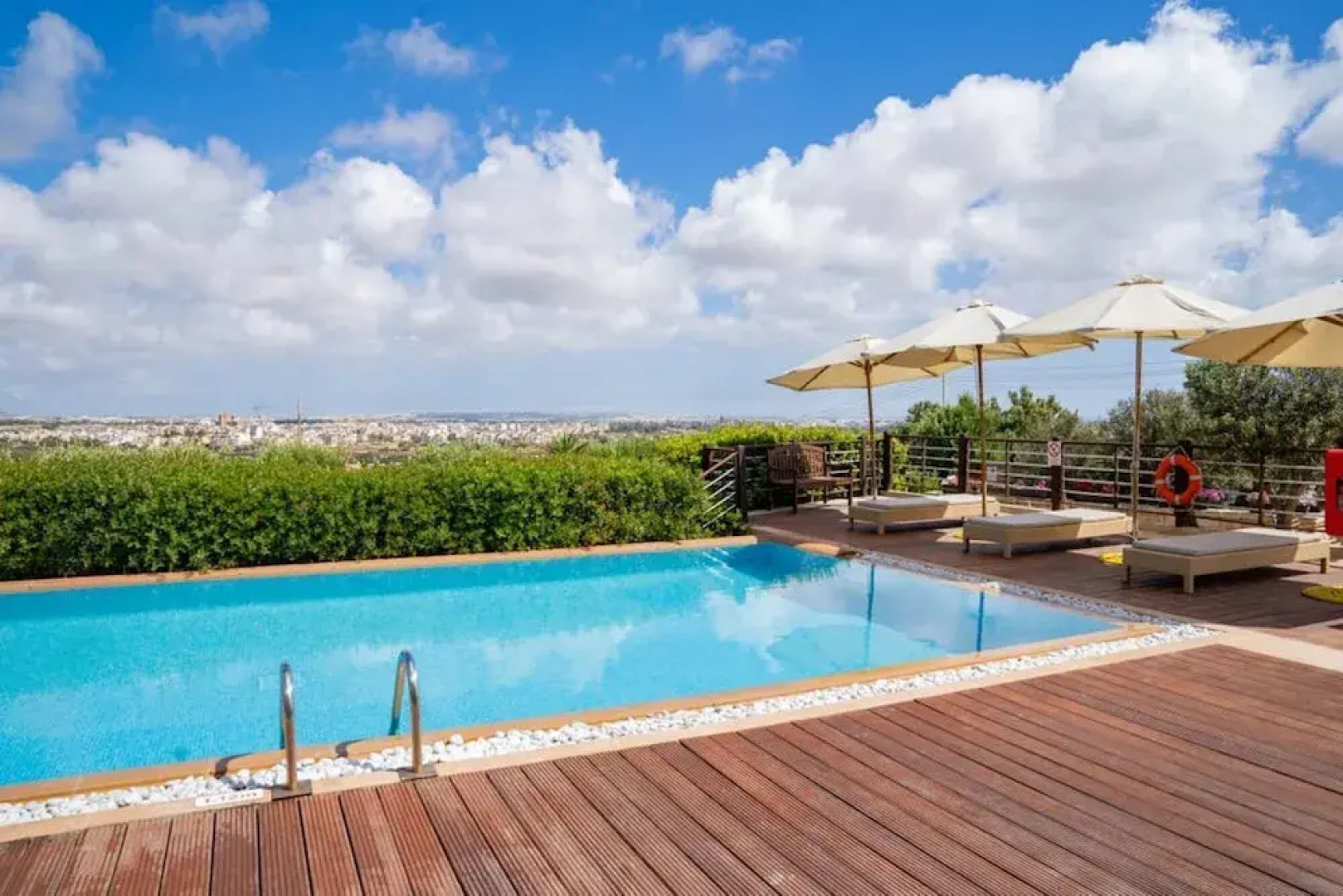 Villa Munqar 3 Bedroom Villa With Private Pool