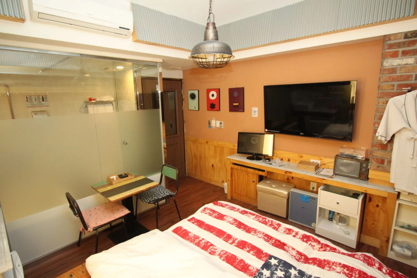 Hotel February Suseong