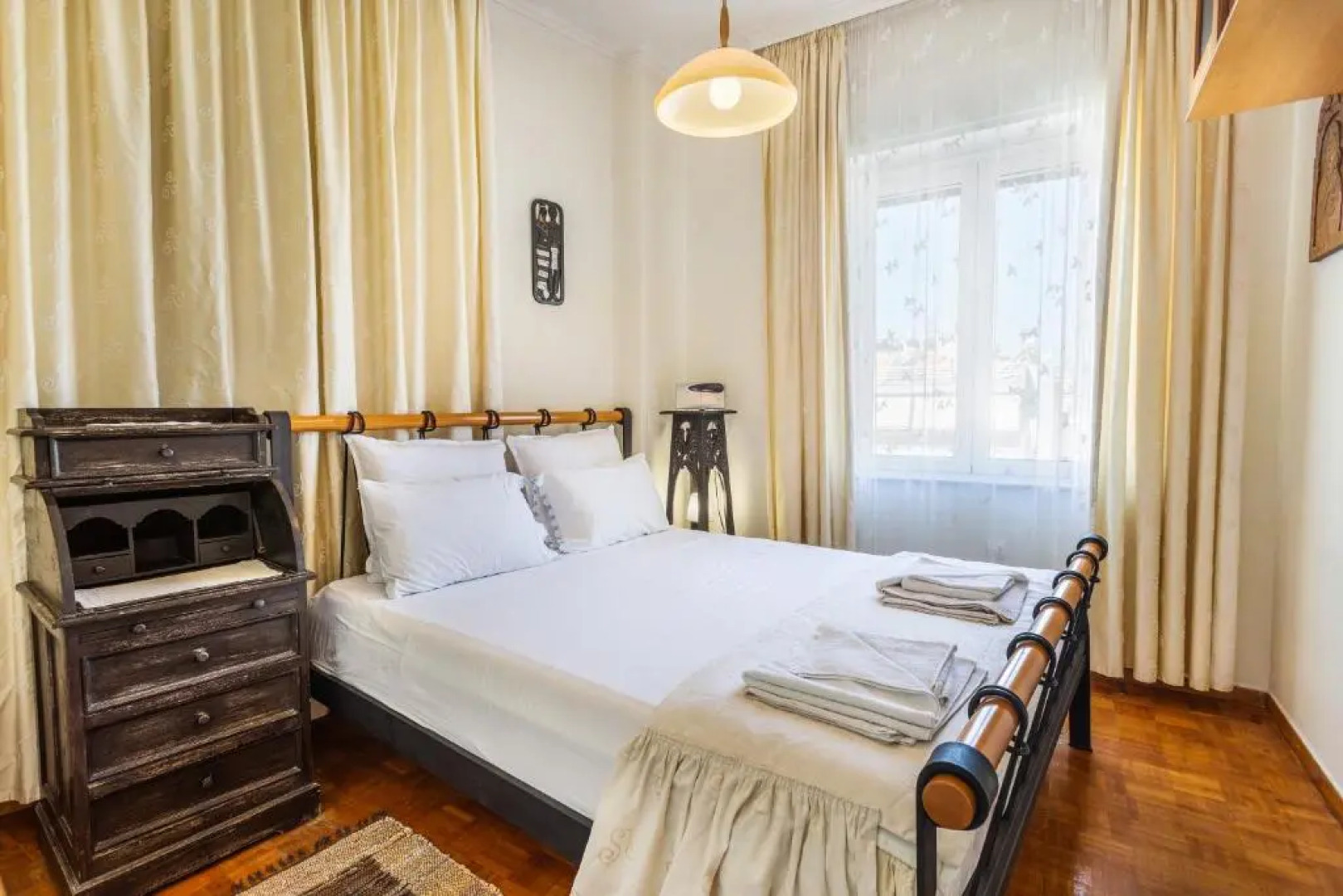 Ranias Luxurious Apartment