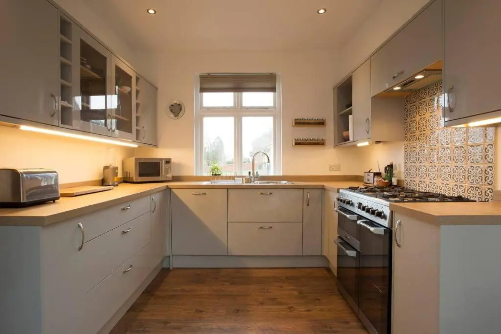 Rie's Retreat - The Whole House