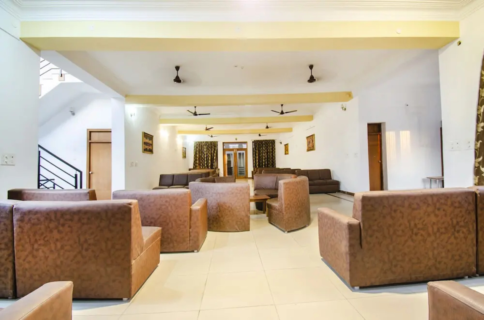 Kumar's White House Hotel