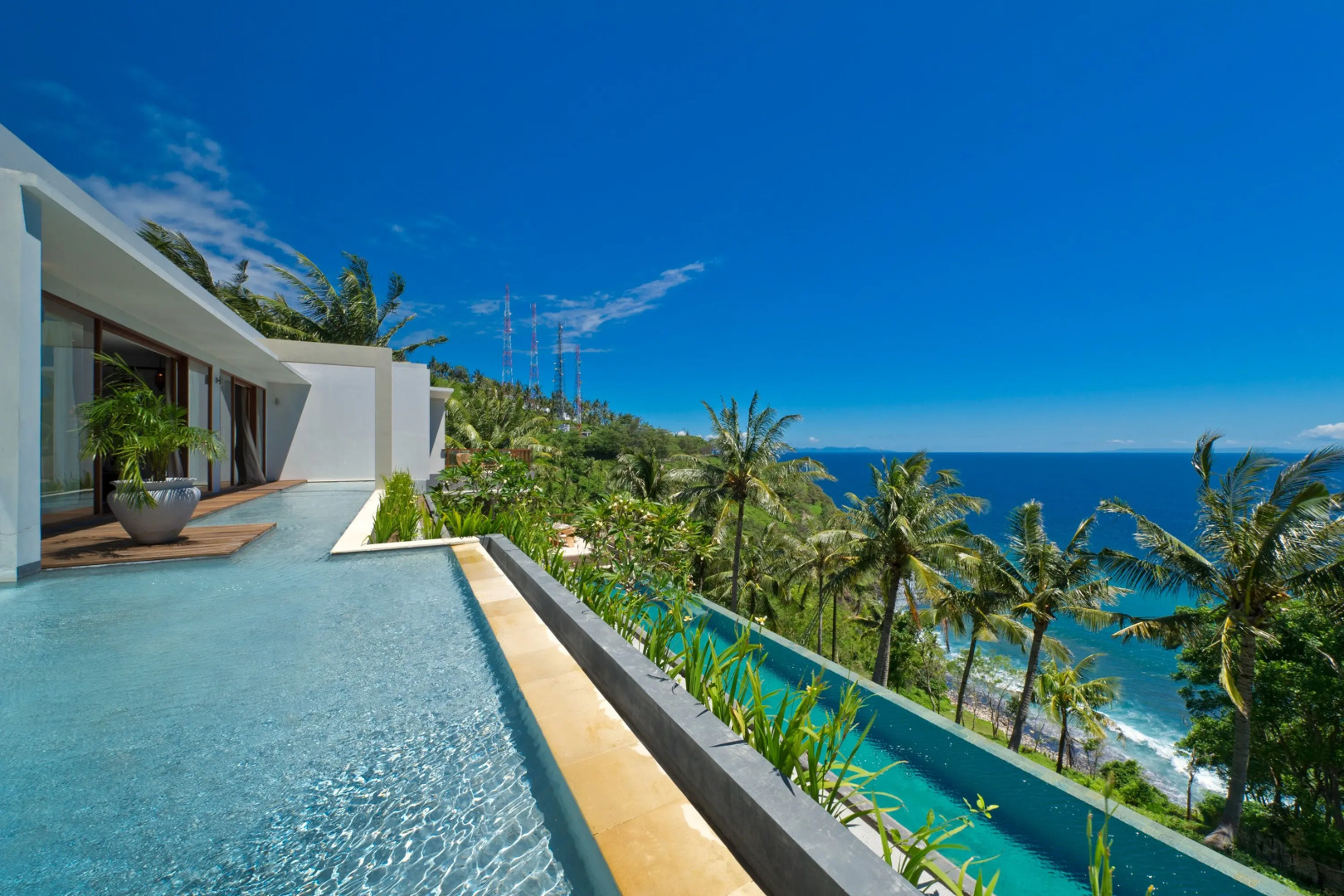 Malimbu Cliff Villa