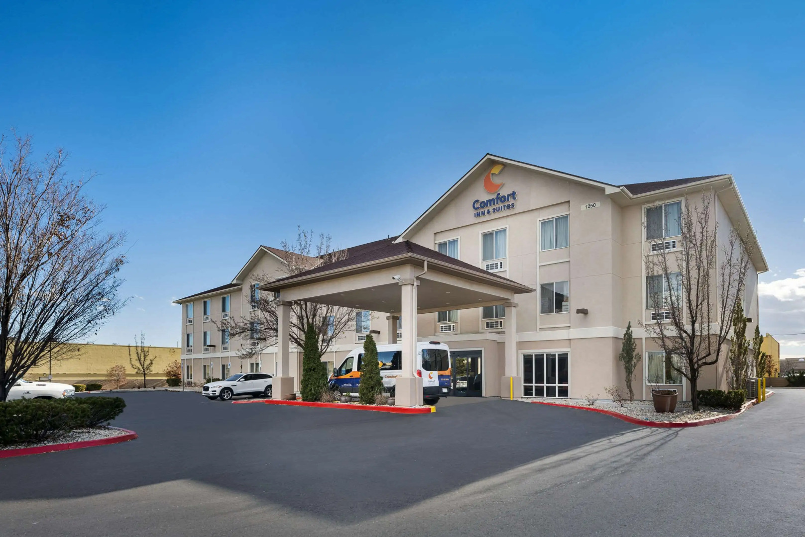 Comfort Inn & Suites Airport
