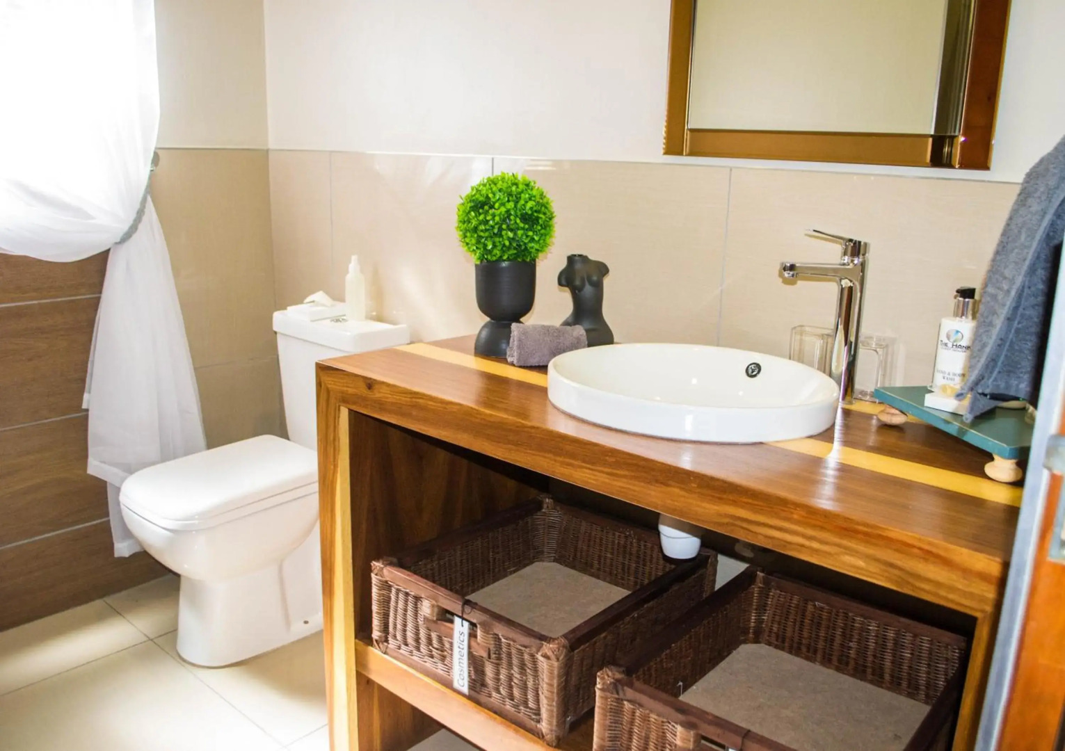 The Hank Guesthouse Pty Ltd