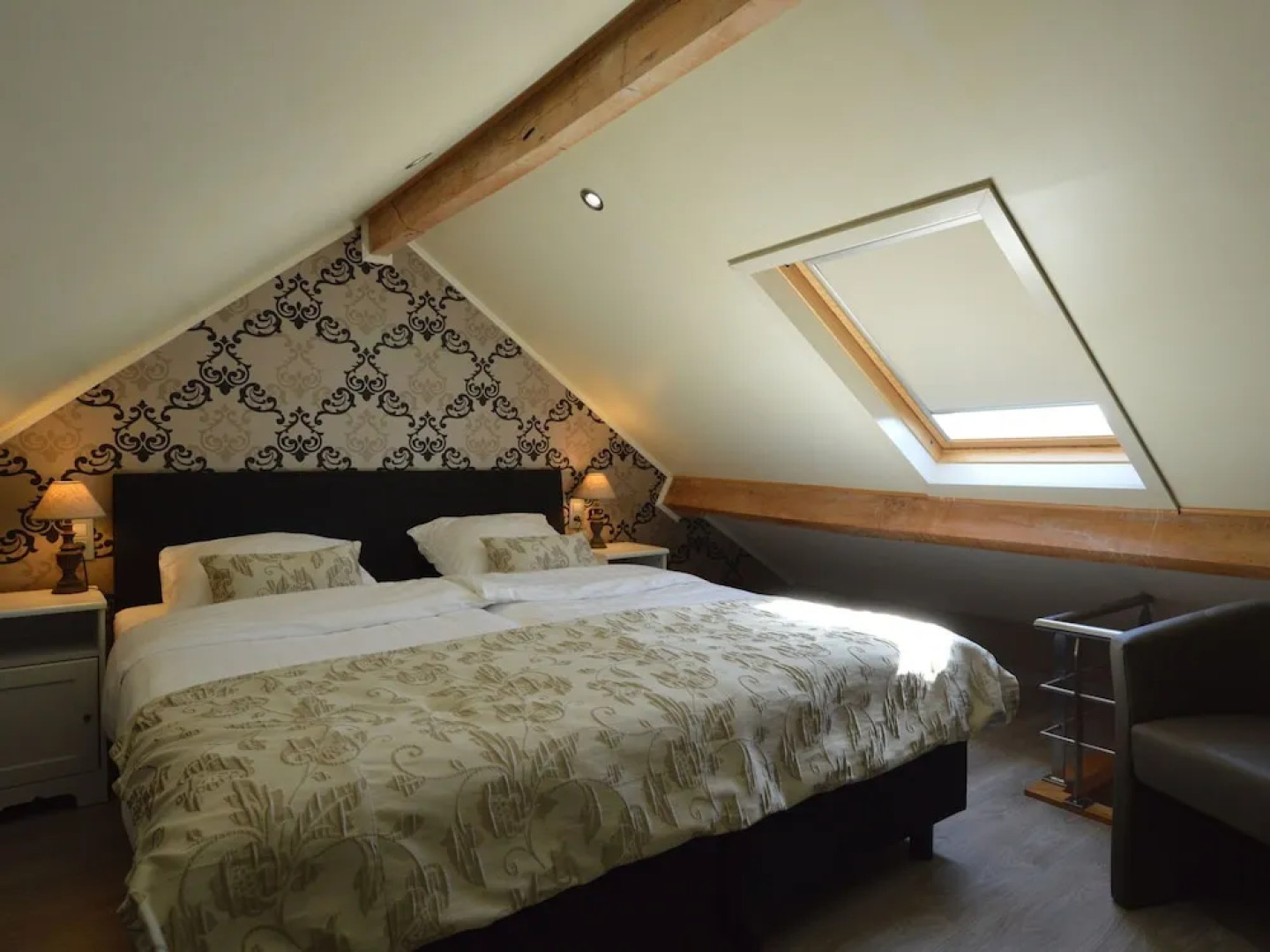 Lavish Villa in Tienen With Terrace & Garden