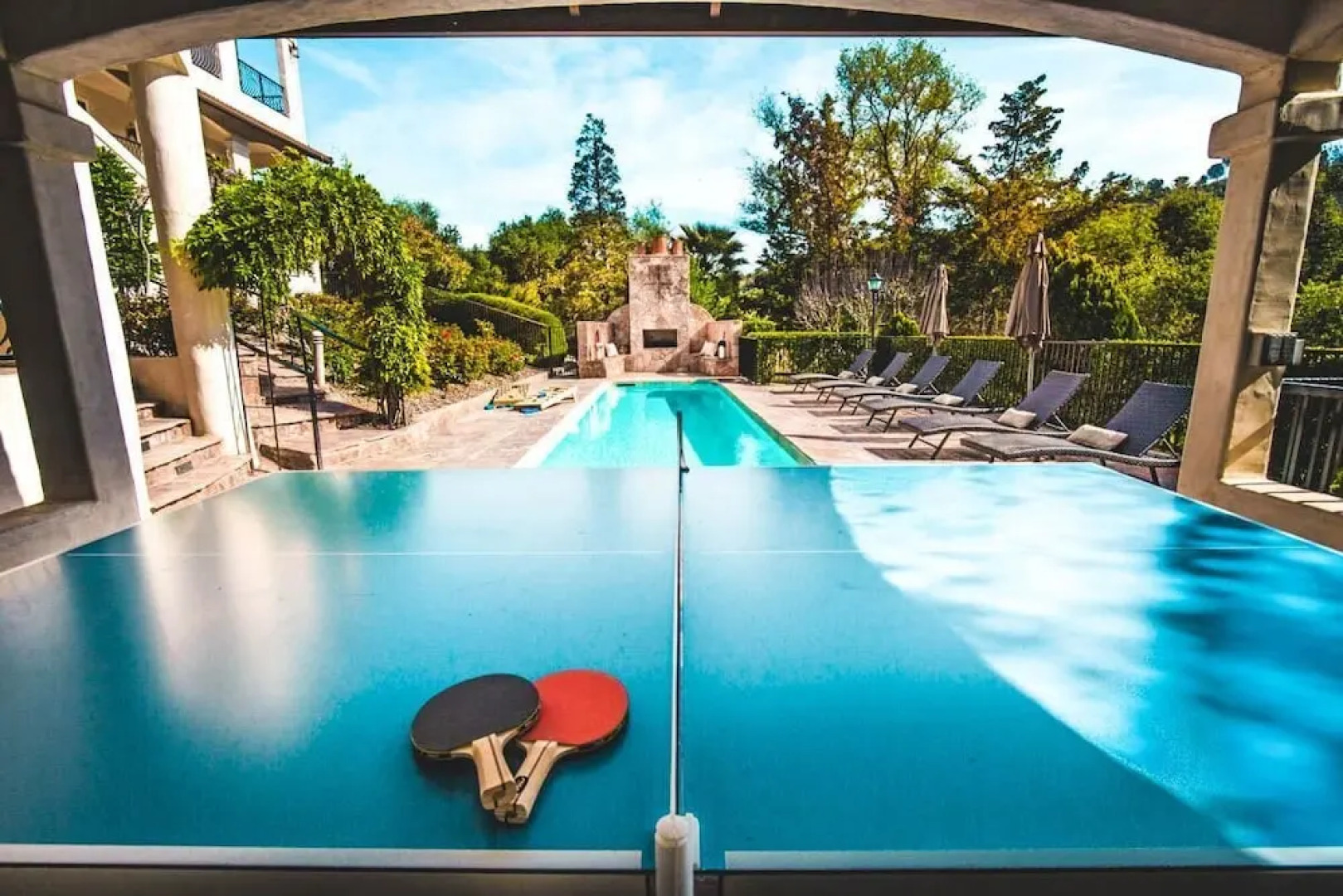 De Luz by AvantStay | Sleeps 24 | 5 Acre Estate w/ Lake & Orange Groves