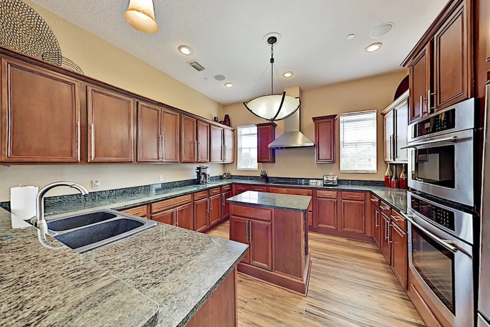 Immaculate Canal W/ Pool, Dock & Game Lounge 4 Bedroom Home