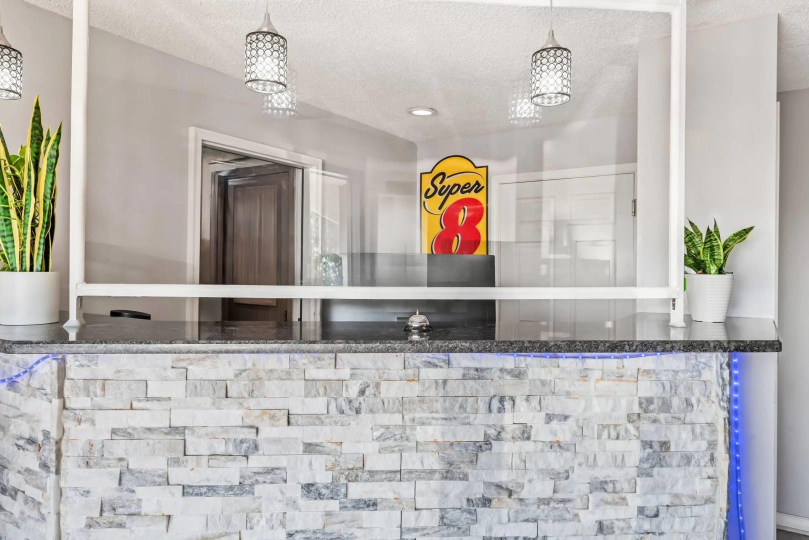 Super 8 by Wyndham Brownsburg