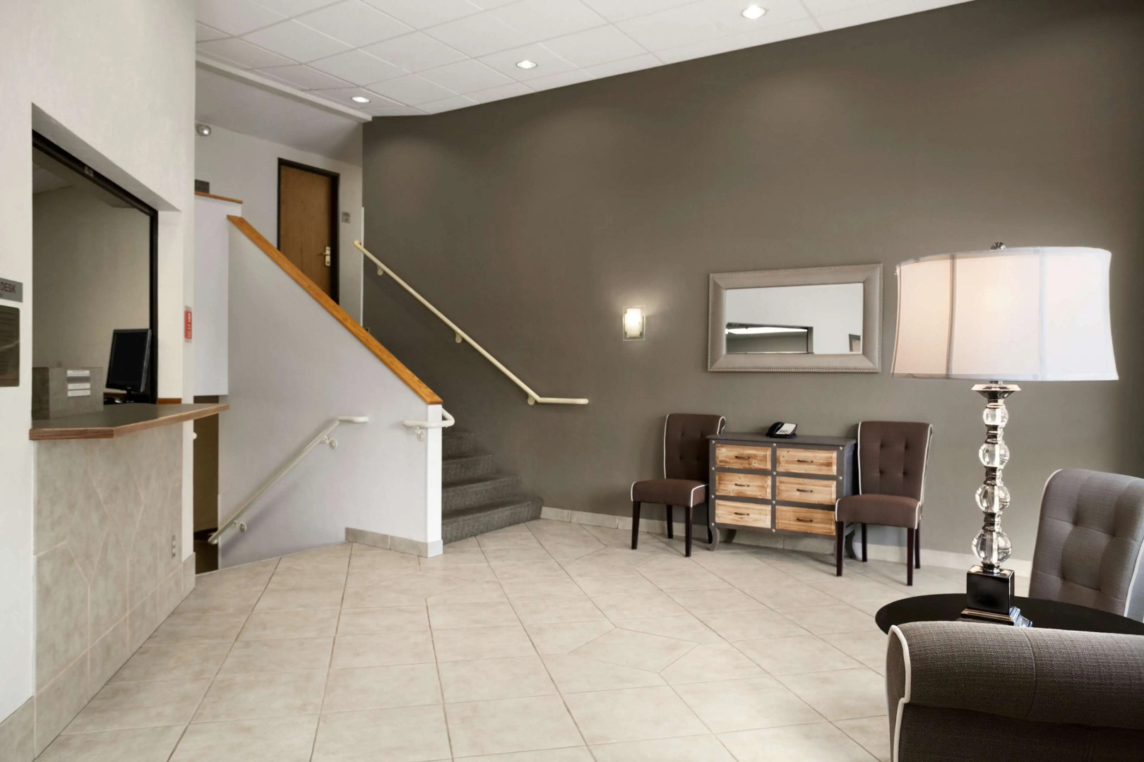 Super 8 by Wyndham Portland Airport