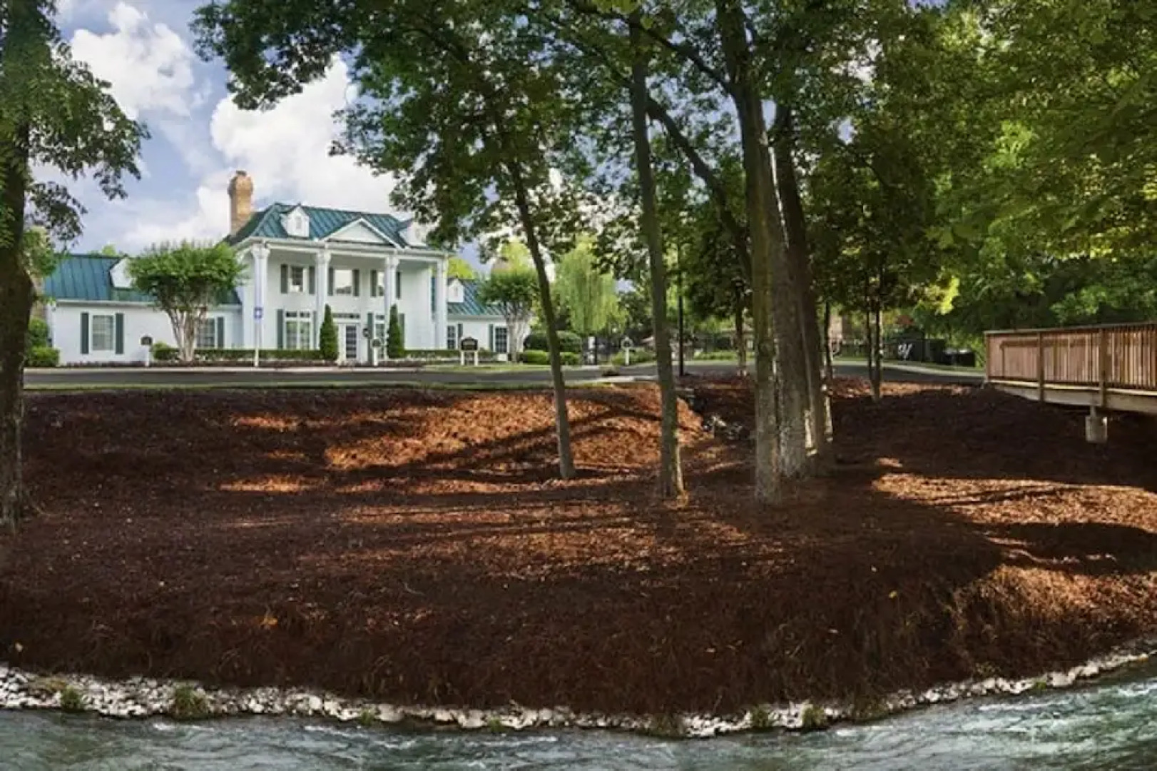 SoBe Cool Springs Apartments