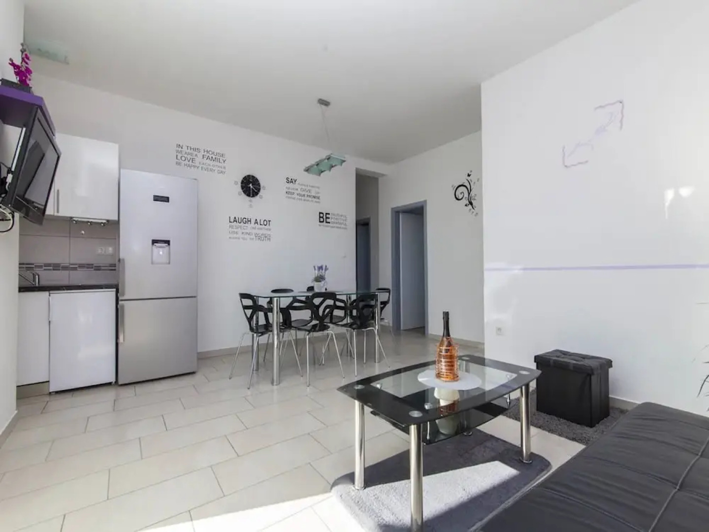 Restful Villa in Brodarica With Sauna