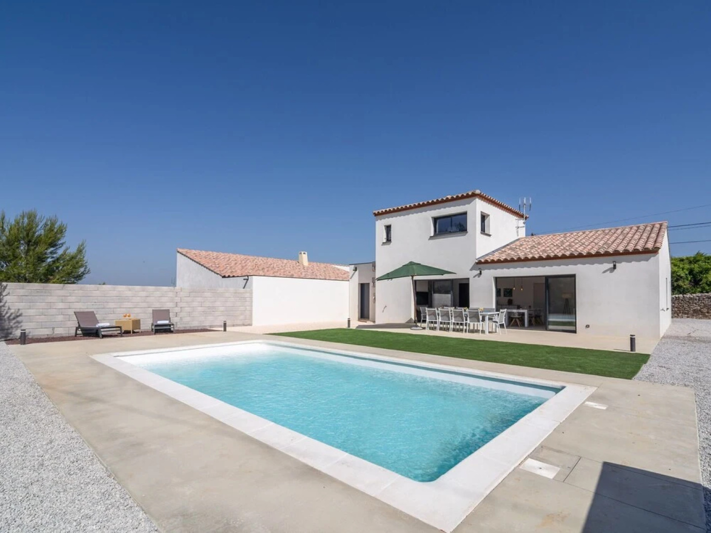Villa With air Conditioning and Heated Private Swimming Pool in Enclosed Garden Near Beaufort