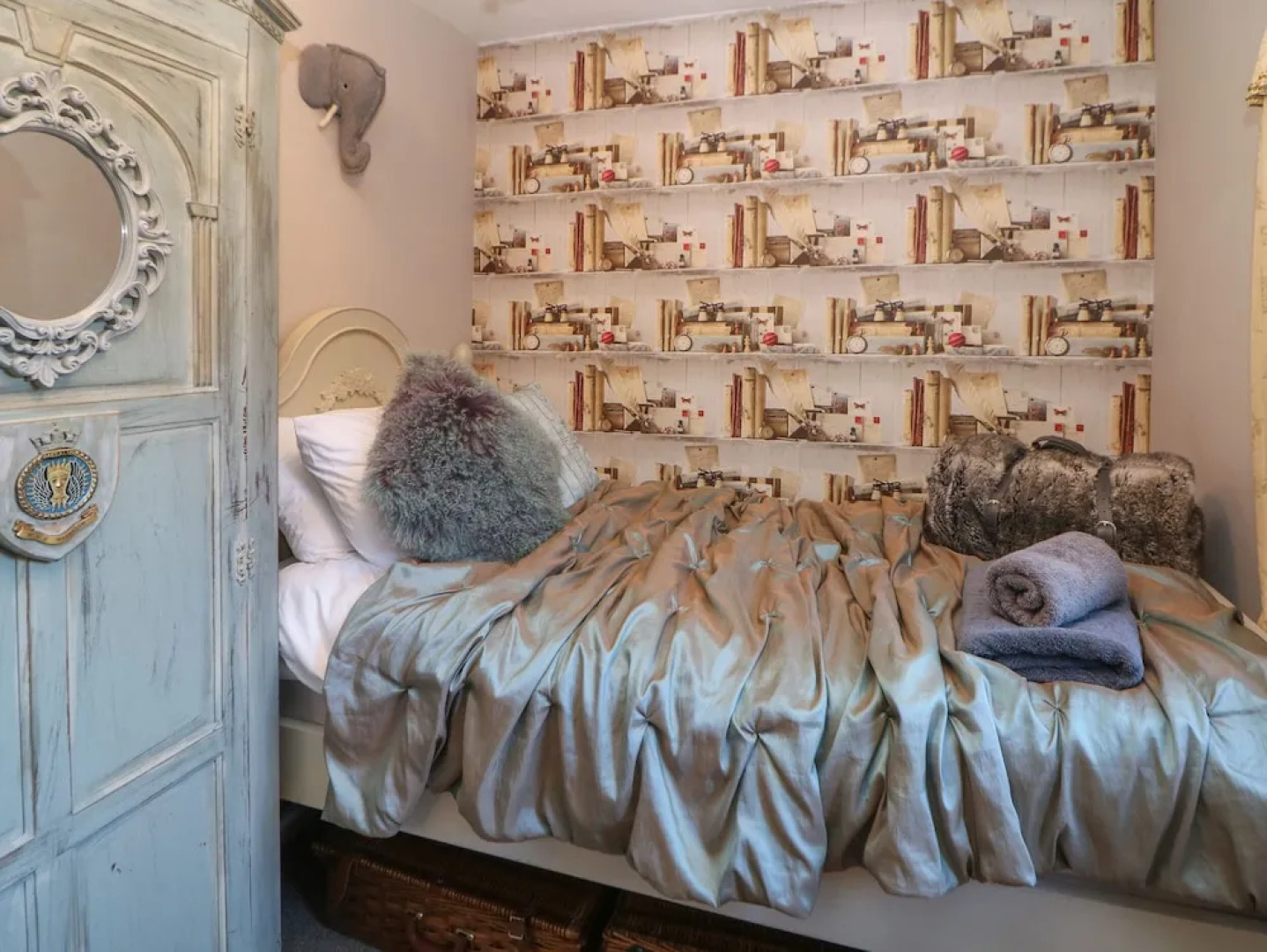 The Old Clock Makers