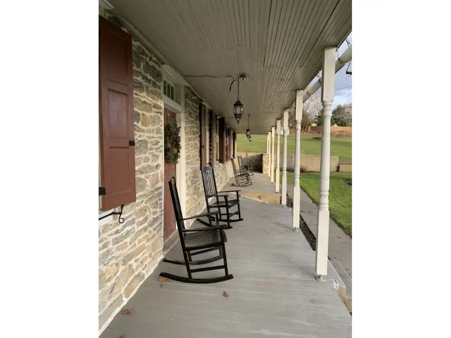 The Avenue Guesthouse and Gallery