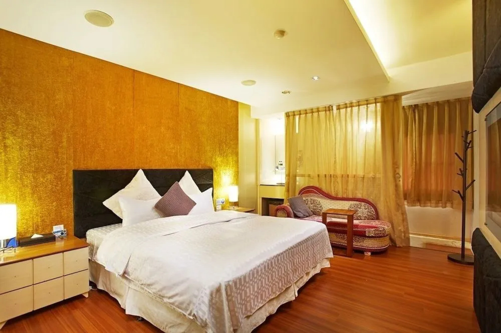 Prague Spring Boutique Motel