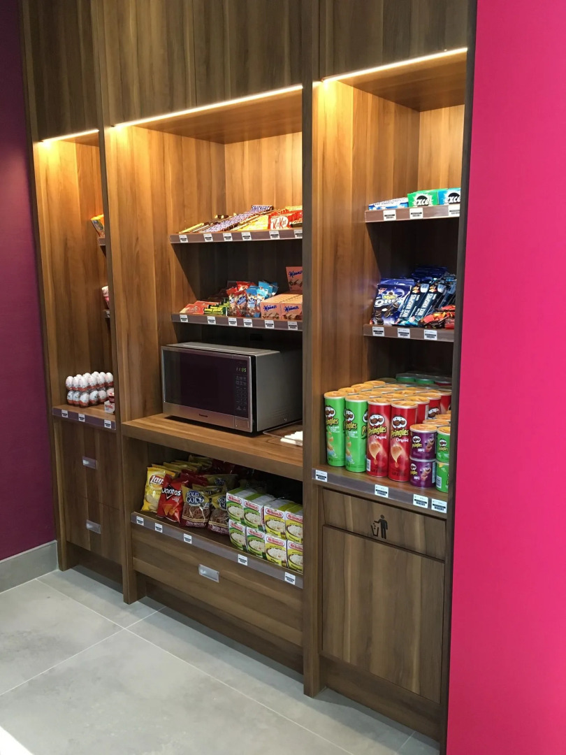 Holiday Inn Hotel & Suites Montreal Centre-ville Ouest by IHG