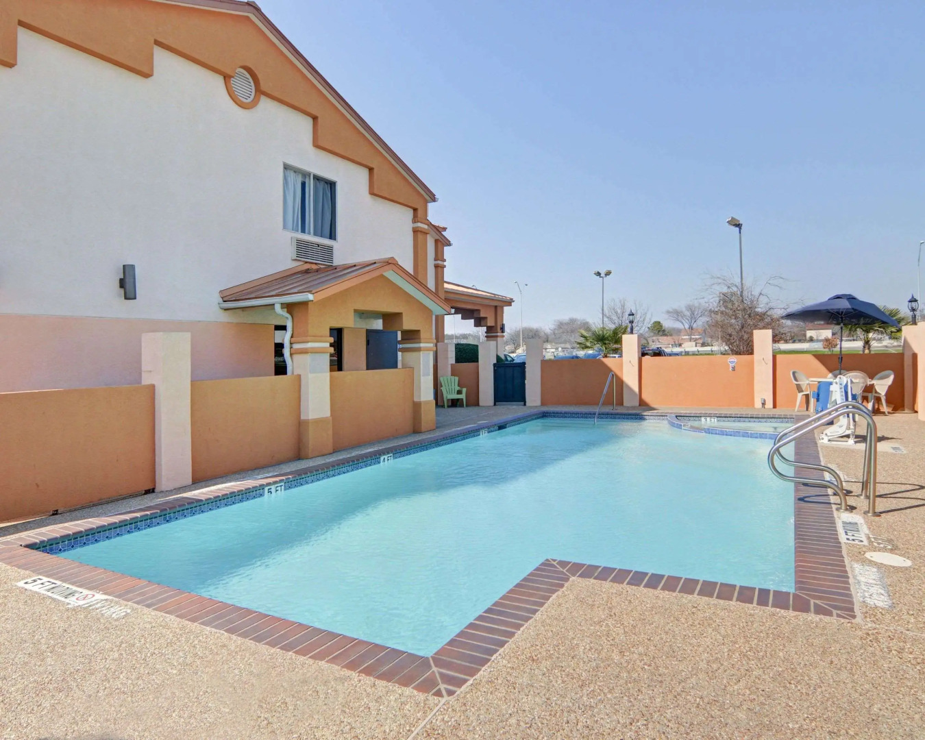 Quality Inn Forest Hill - Fort Worth South