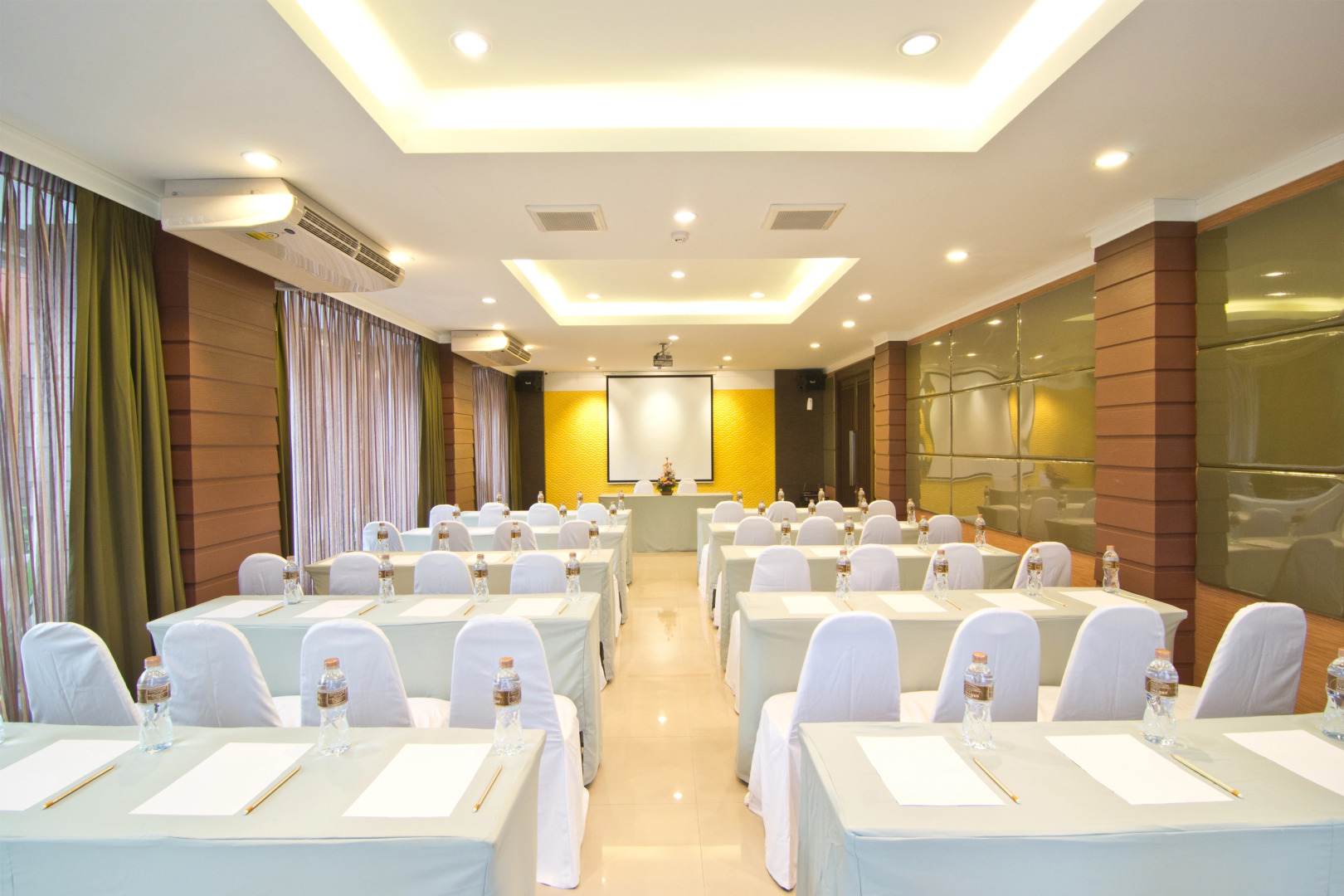 Отель Golden Sea Pattaya Hotel