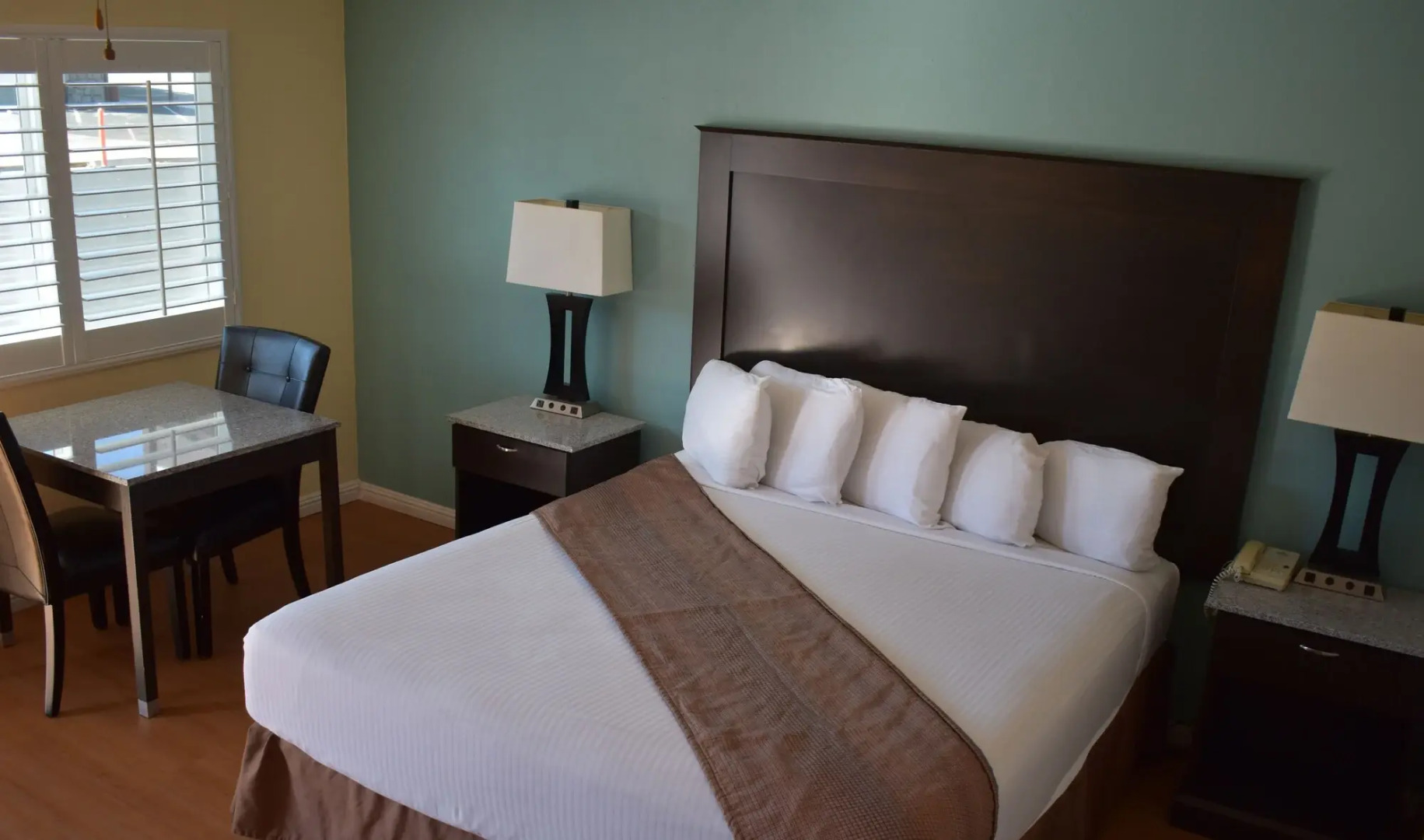 Rockview Inn and Suites