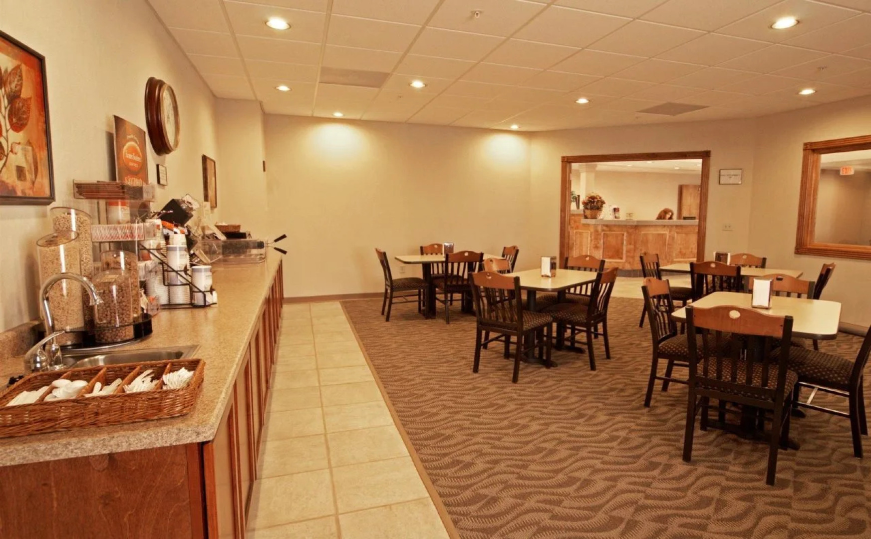 Paola Inn and Suites