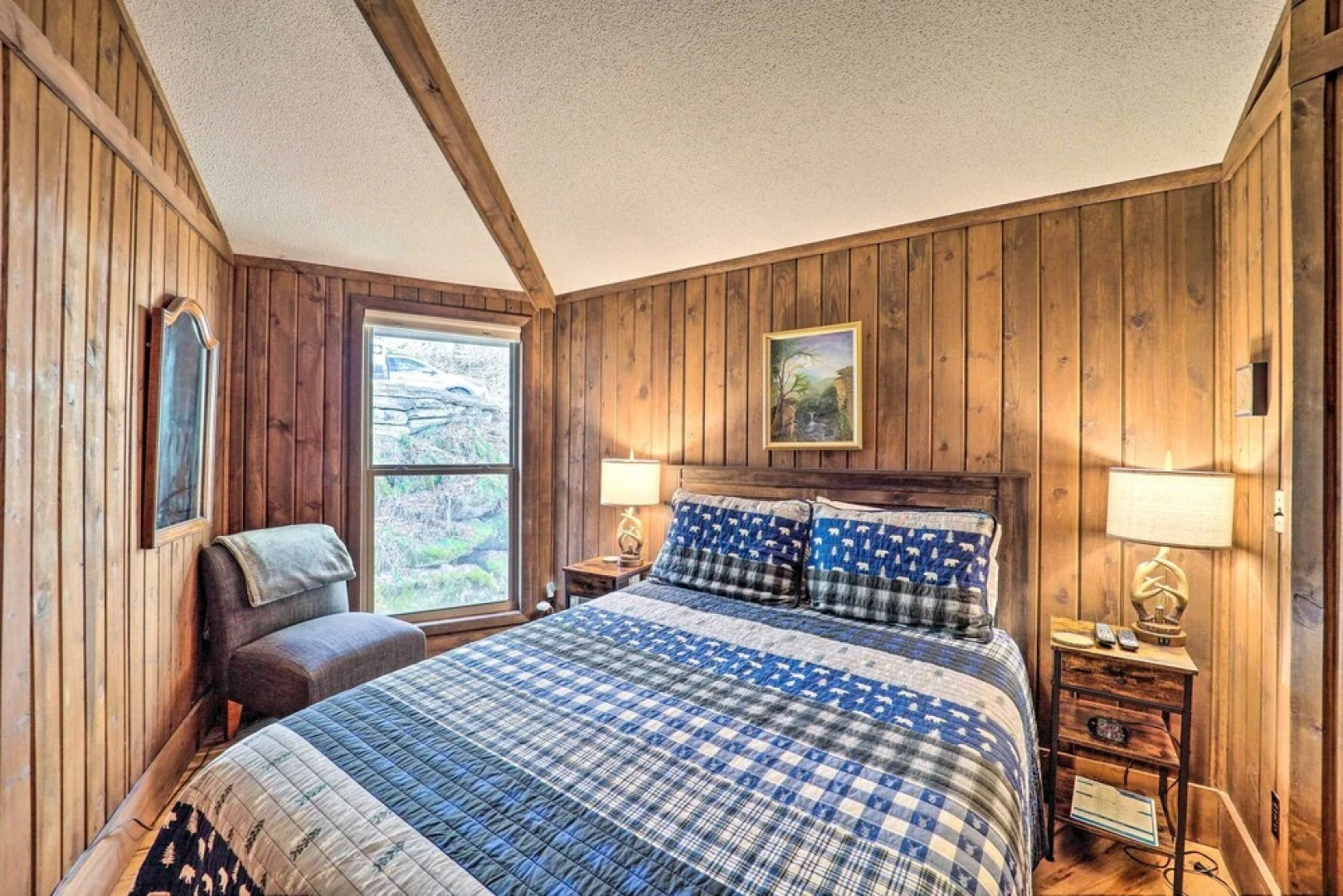 Beech Mountain Cabin w/ Deck: Half-mi to Skiing