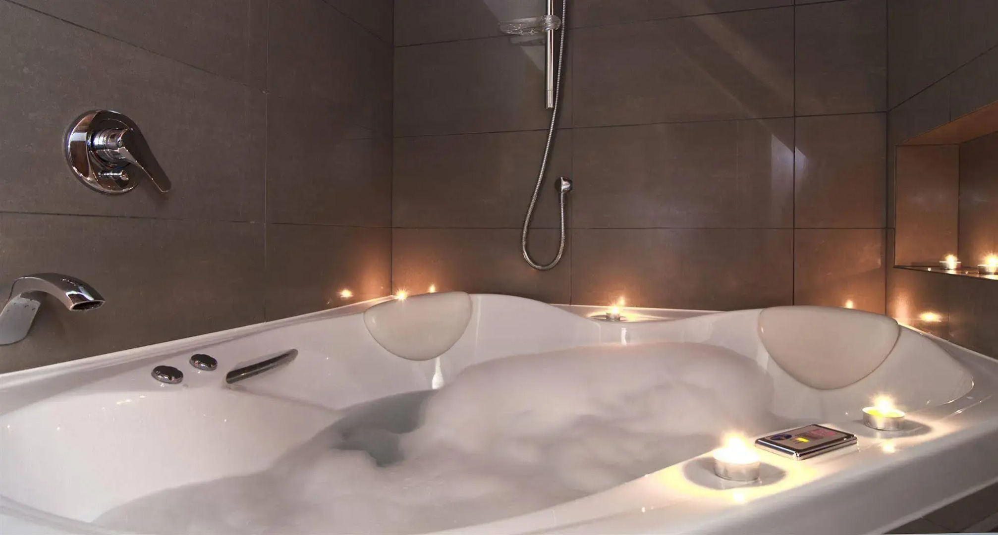 Swiss Chalet Lodge Motel