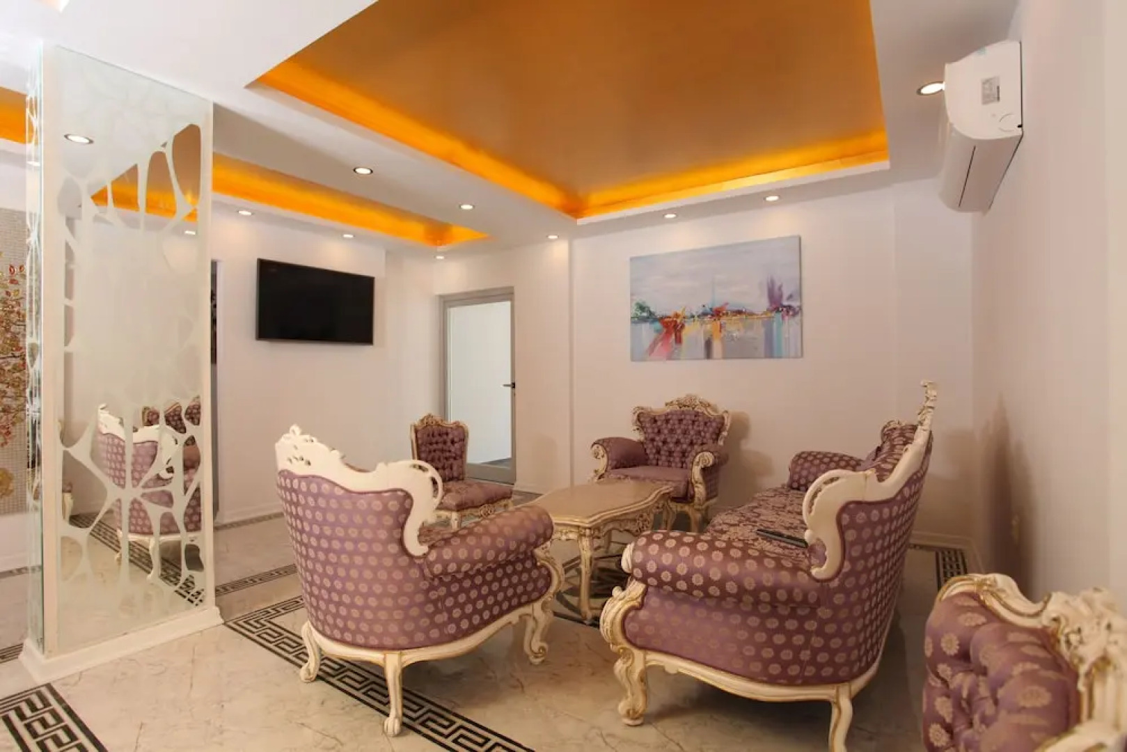 Golden Spark Apart Hotel