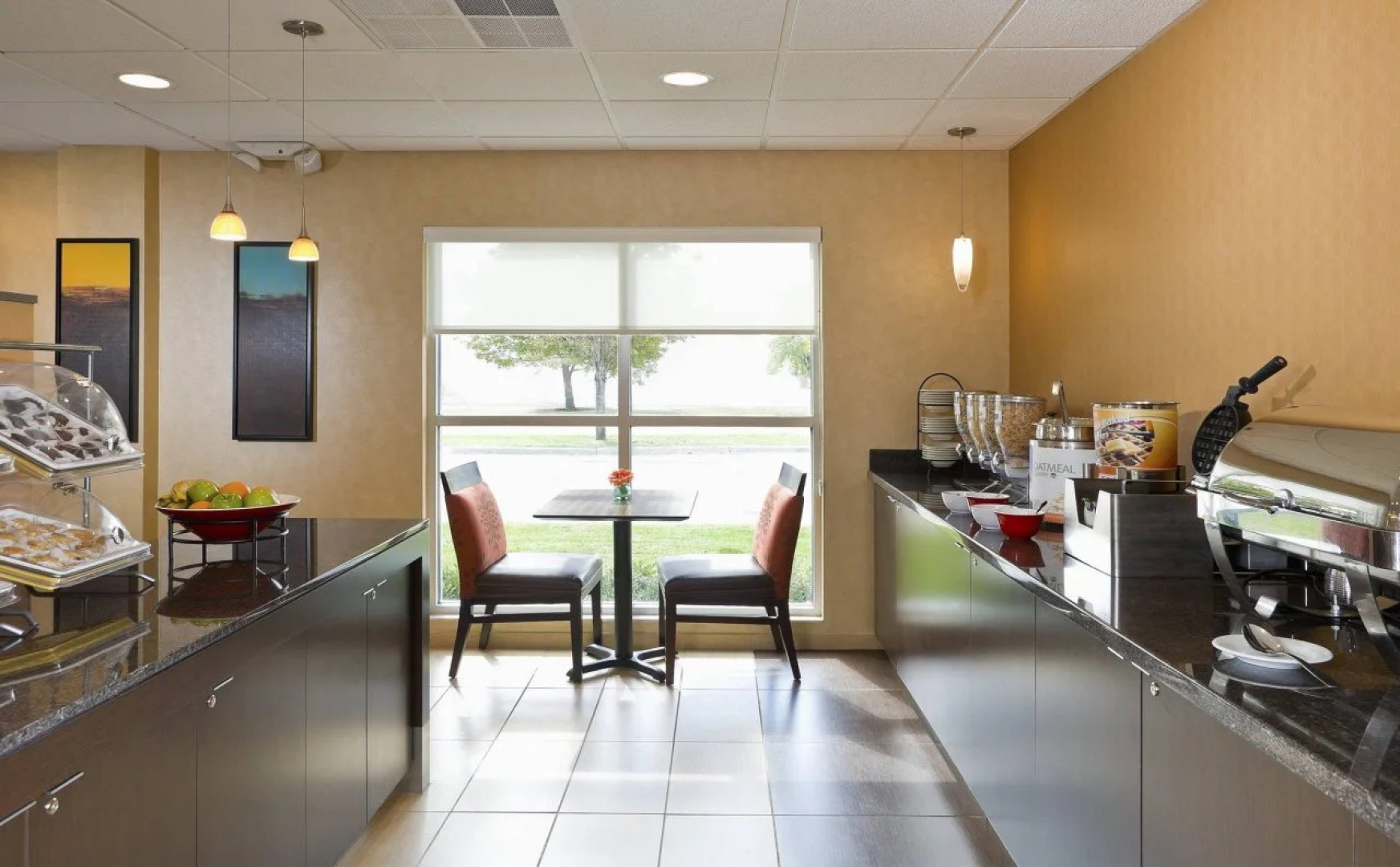 MainStay Suites Appleton Airport - Fox River Mall Area