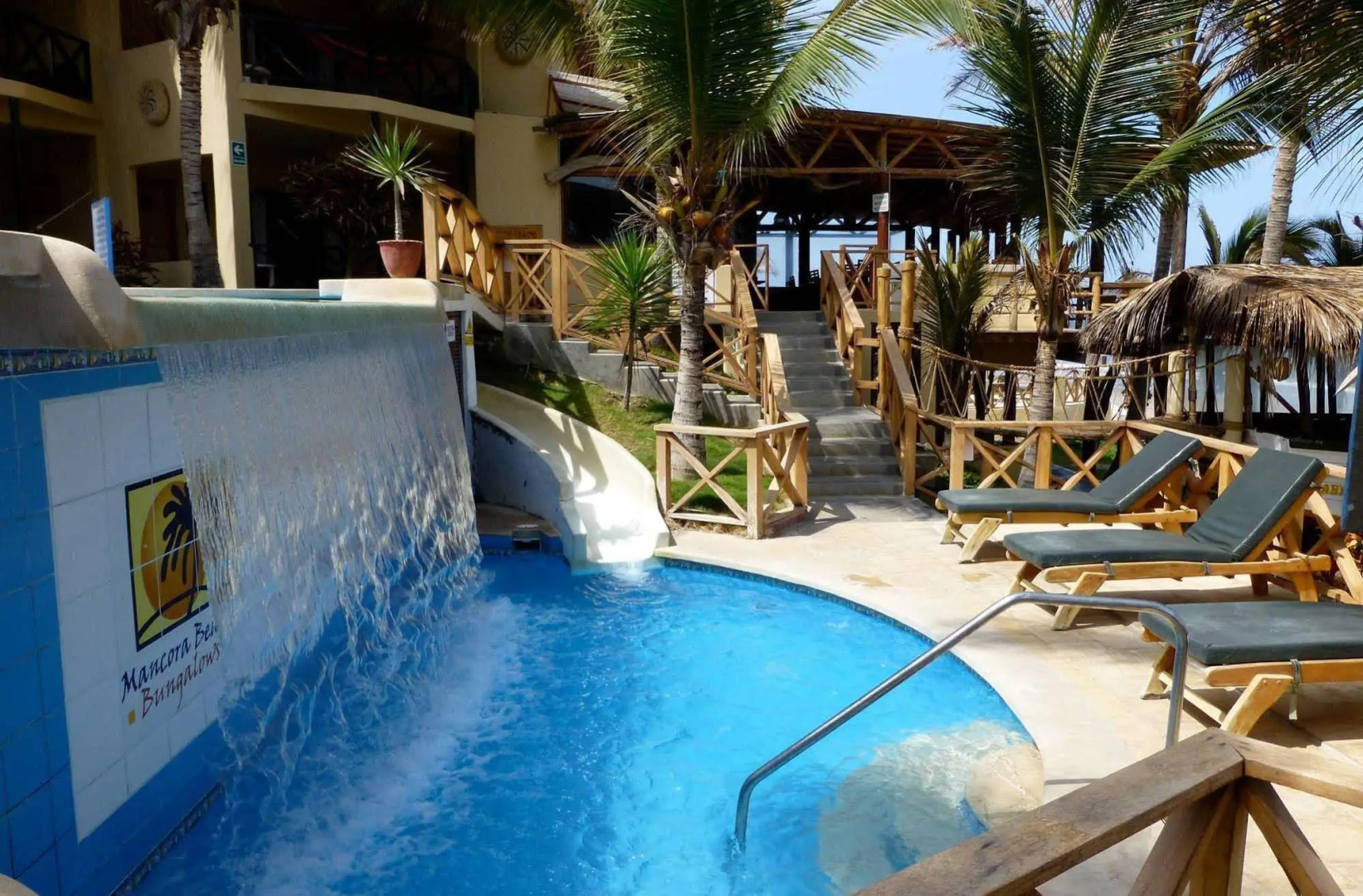 Máncora Beach Bungalows