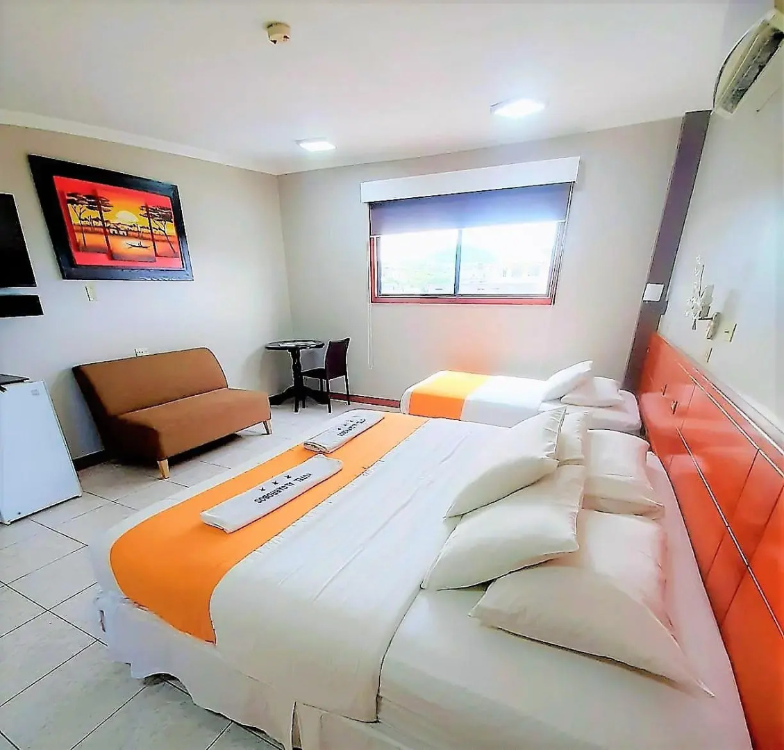 Hotel Los Algarrobos