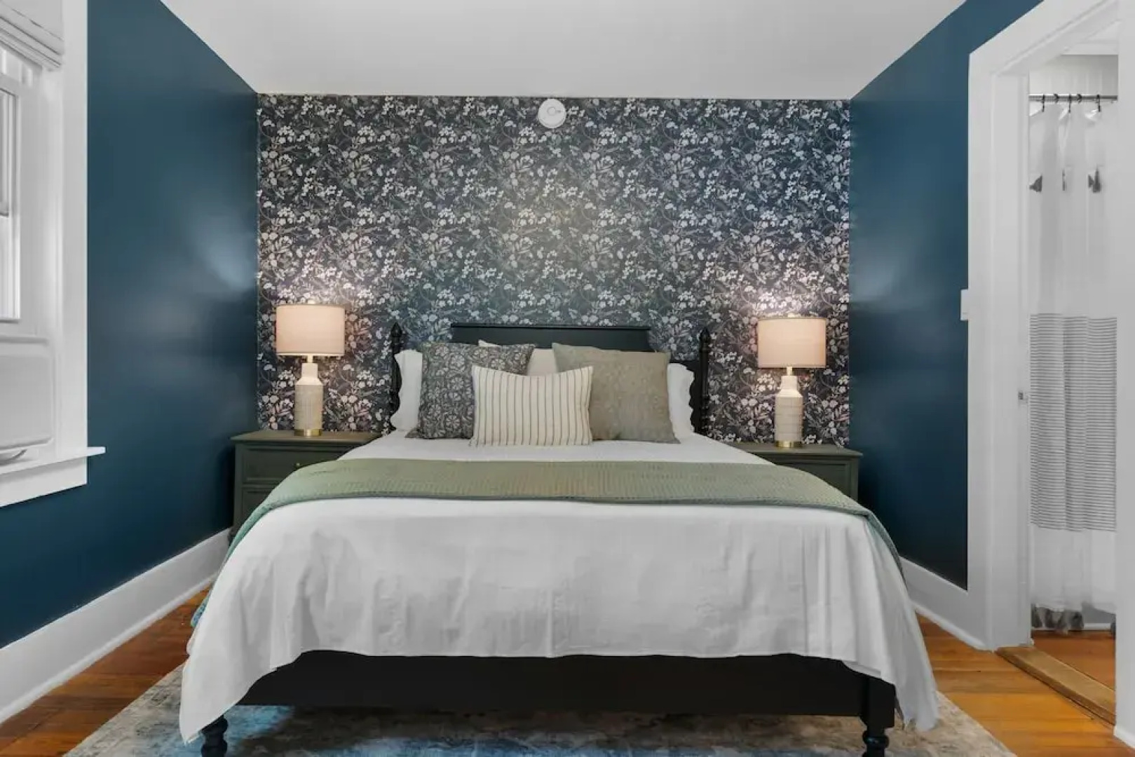 The Aurora Inn & Cottages