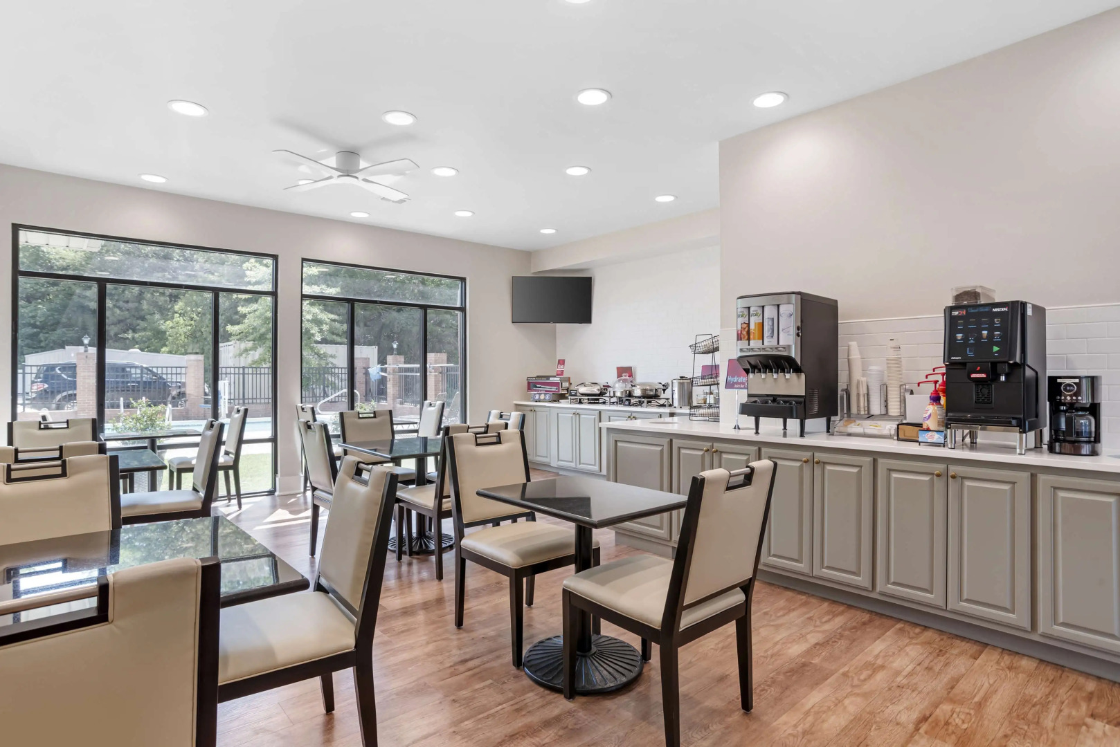 Best Western Plus Two Rivers Hotel & Suites