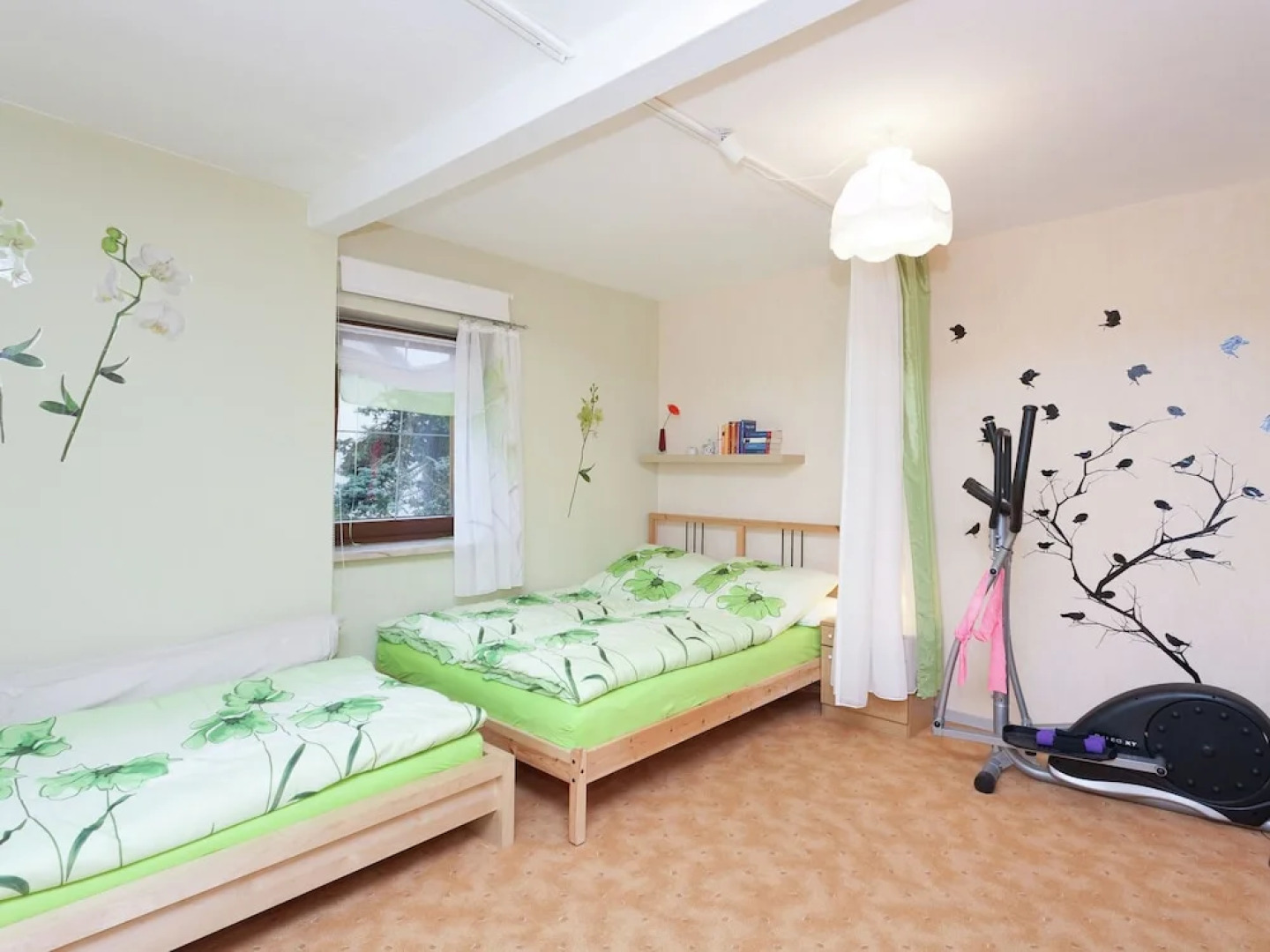 Quaint Apartment in Zella-mehlis With Garden