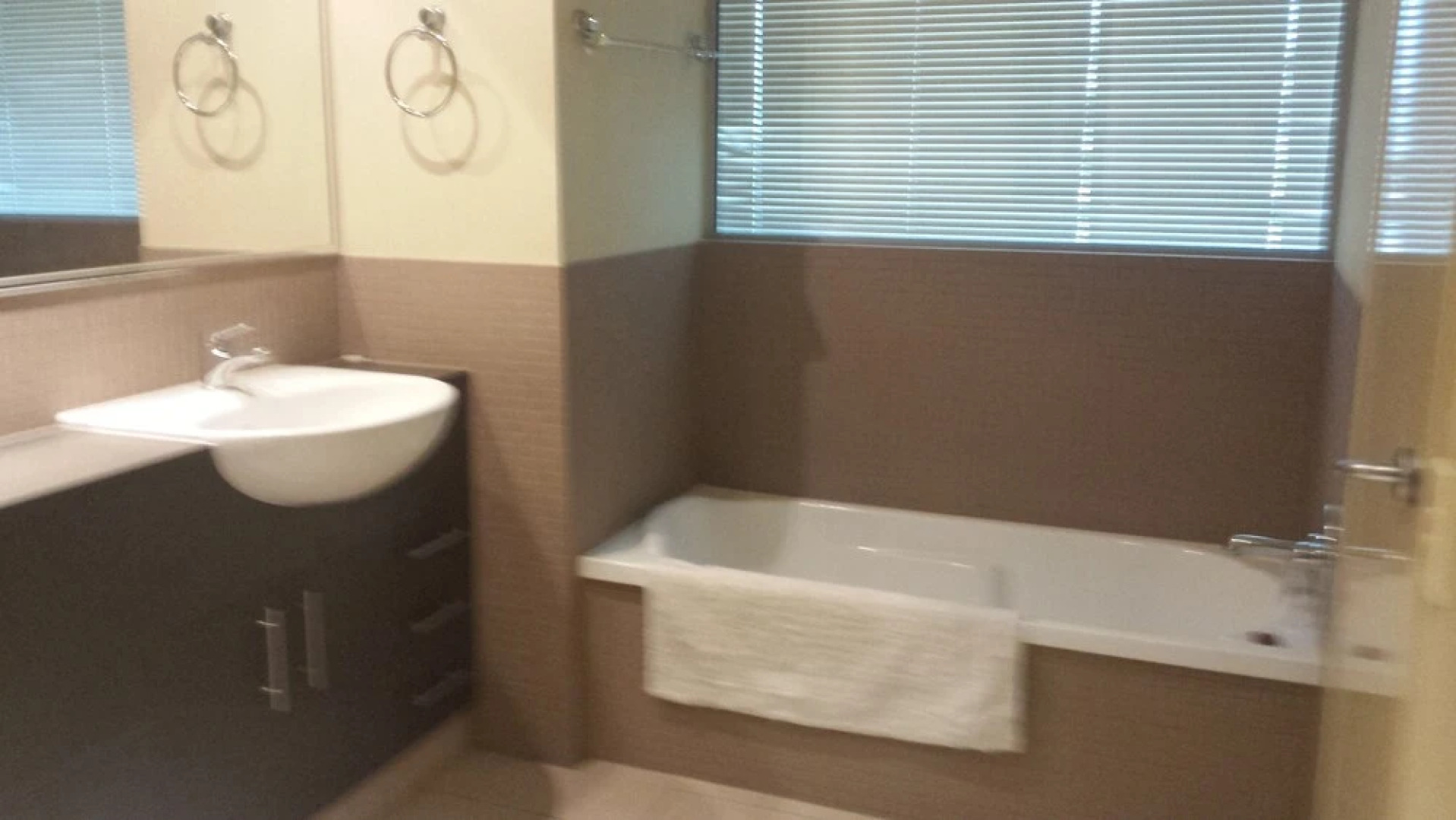 Grand Hotel Apartments Gold Coast by owner