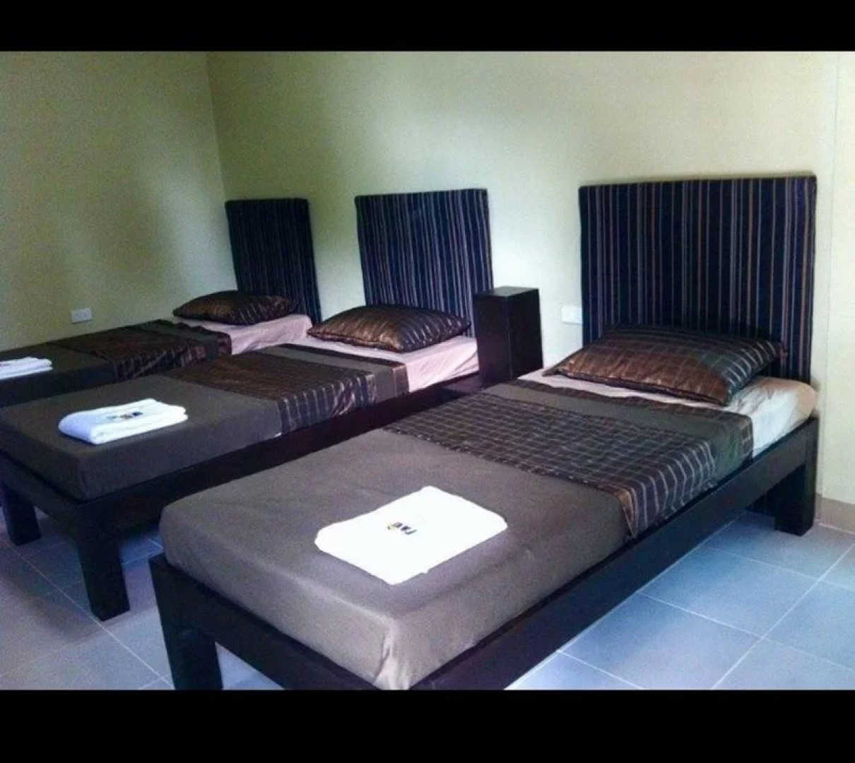 Monti's Place Dine & Bed