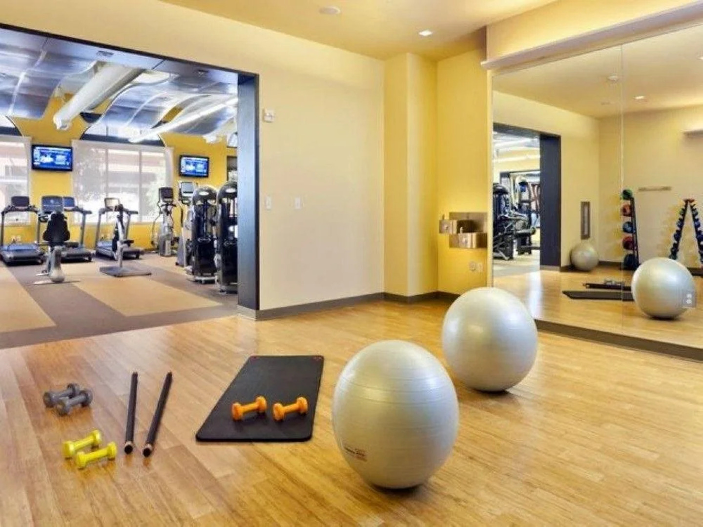 Global Luxury Suites in Walnut Creek