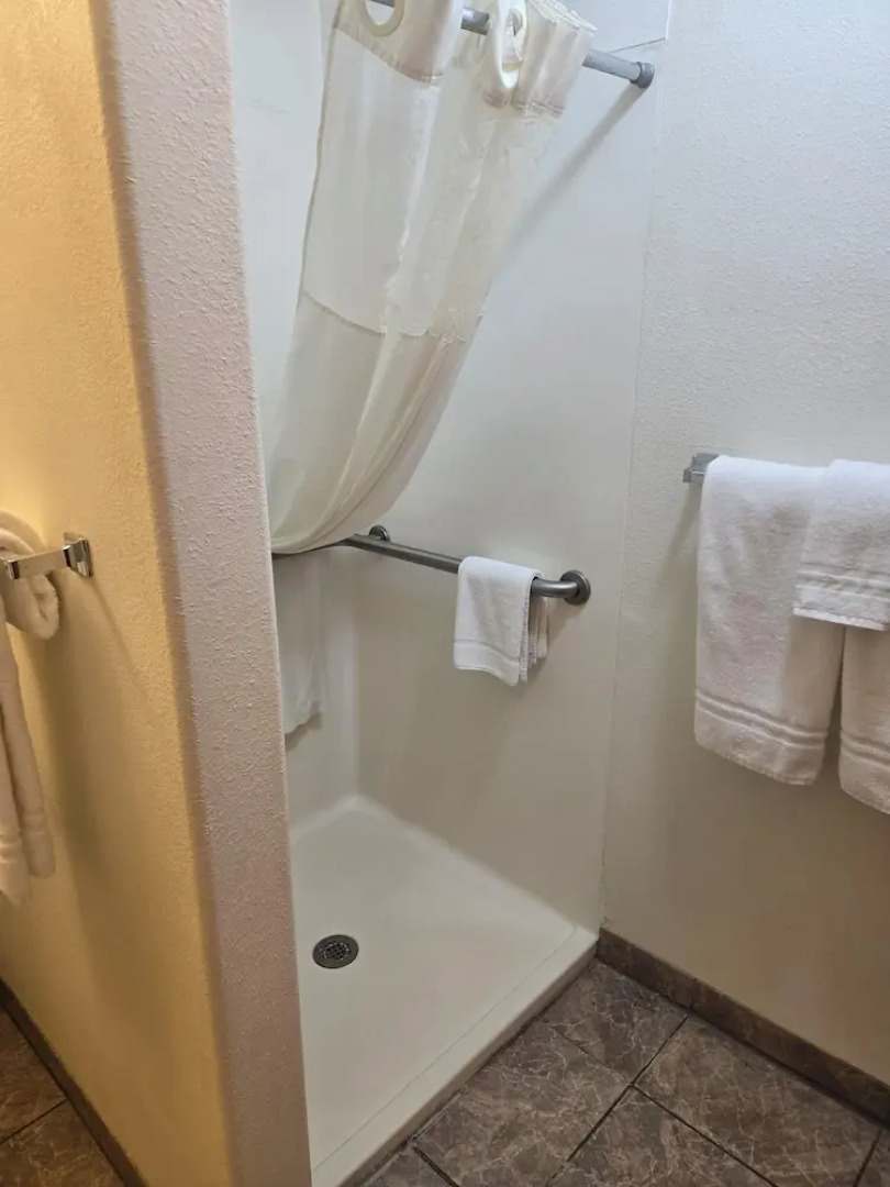 Hanks Reno Junction Lodge