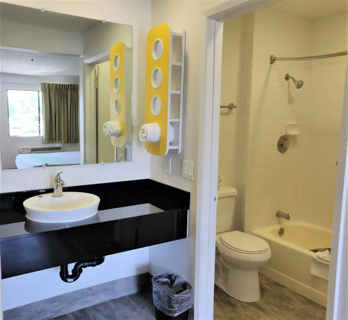 Motel 6 Fresno, CA - Yosemite Hwy