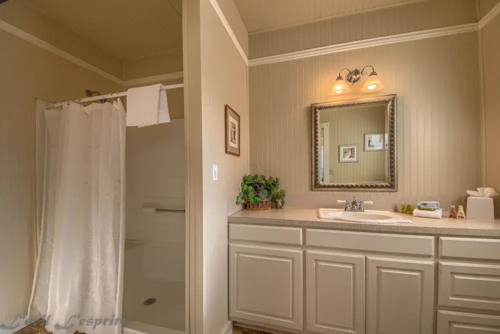 Wagon Wheel Rr9084ww 3 Bedroom Home by RedAwning