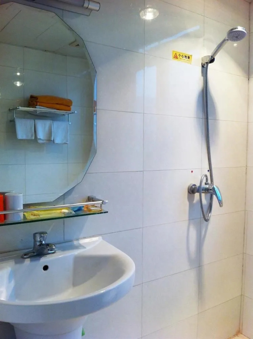 Dongsi Hotel Beijing (Near  Wangfujing)