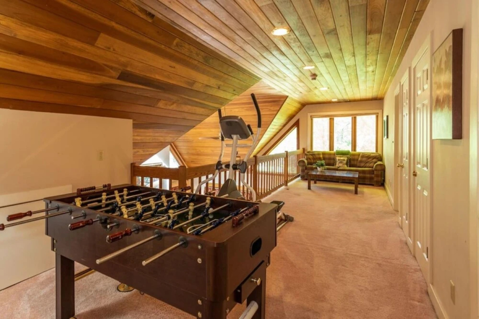 Luxury Wintergreen Near Golf Course Pool Access