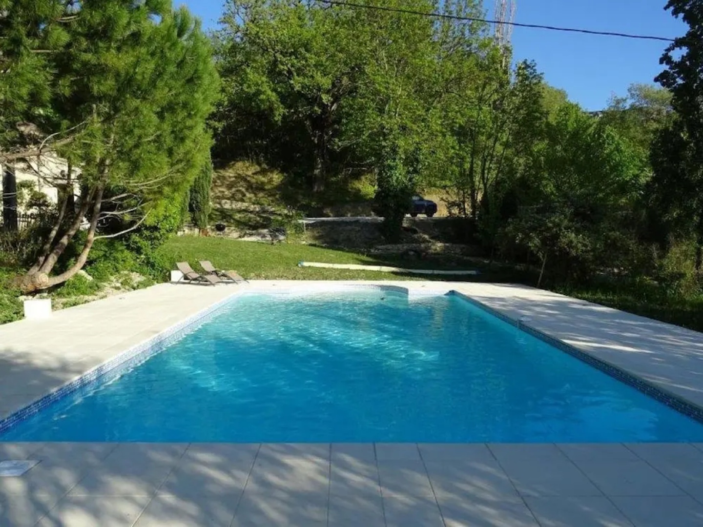 Characteristic Appartement With Swimming Pool, Completely Renovated