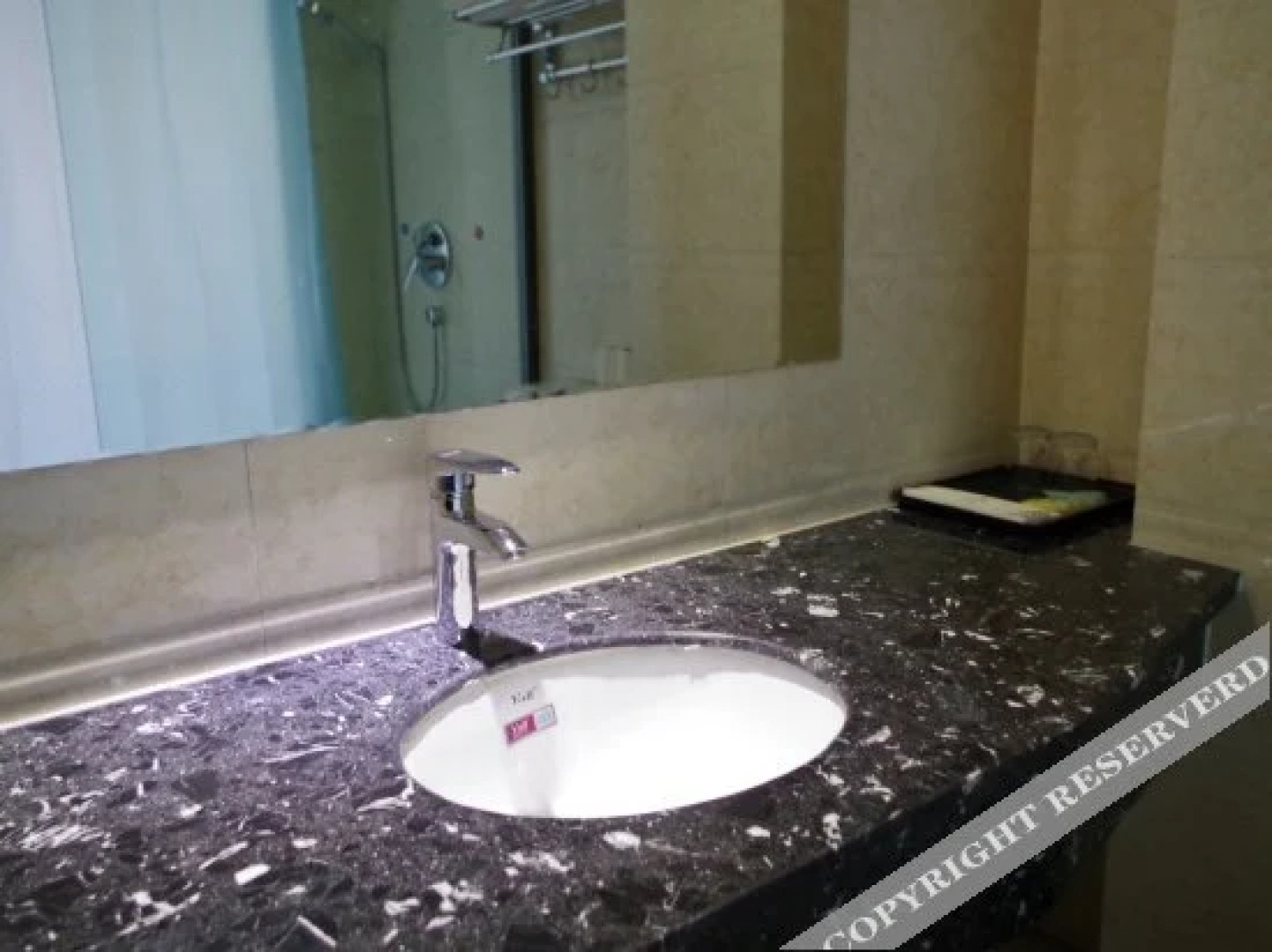 Yixuanju Business Hotel