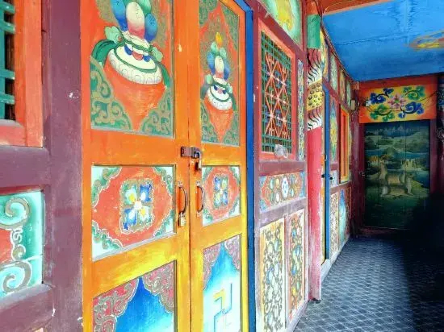 Jiuzhaigou Yangke'er Tibet-style Inn