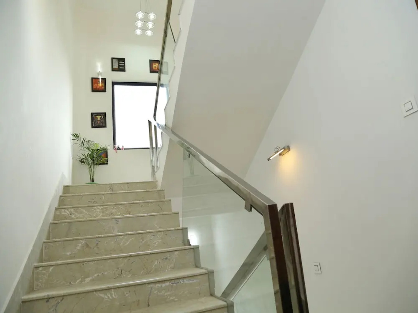 OYO 5566 The Blu Bell