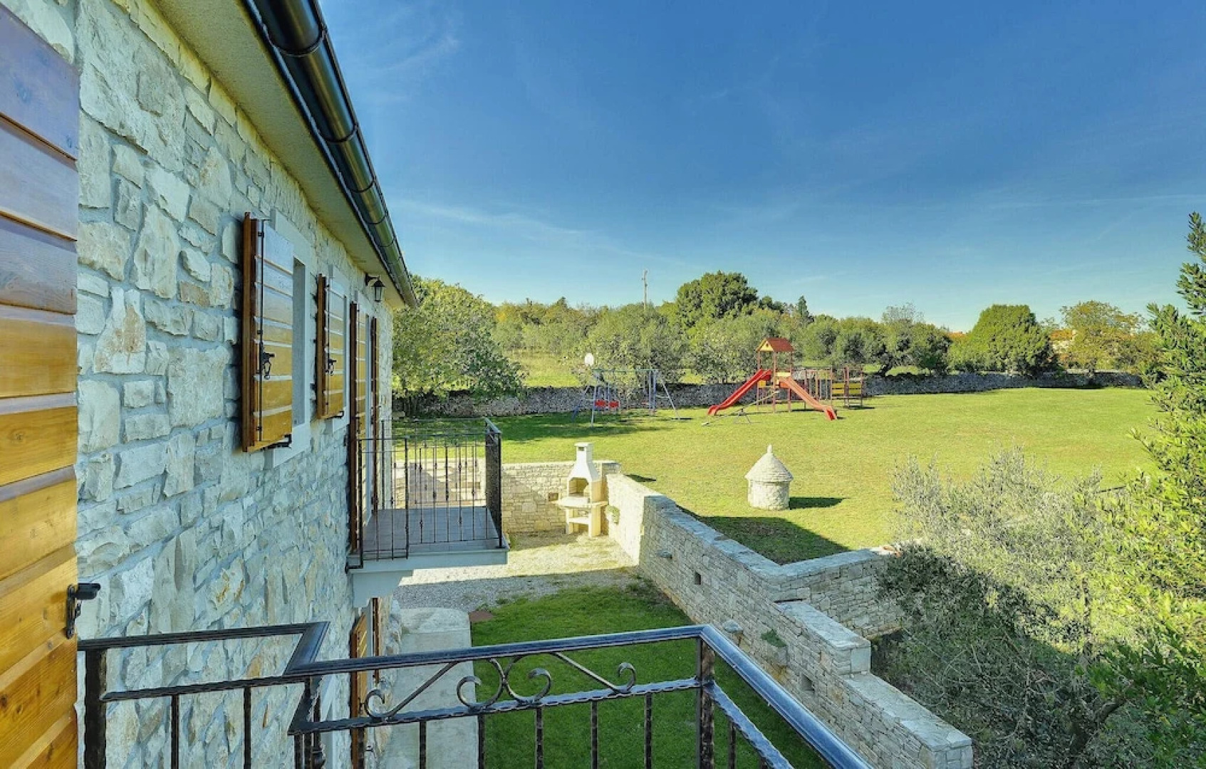 Stunning Apartment in Rakalj With 1 Bedrooms and Wifi