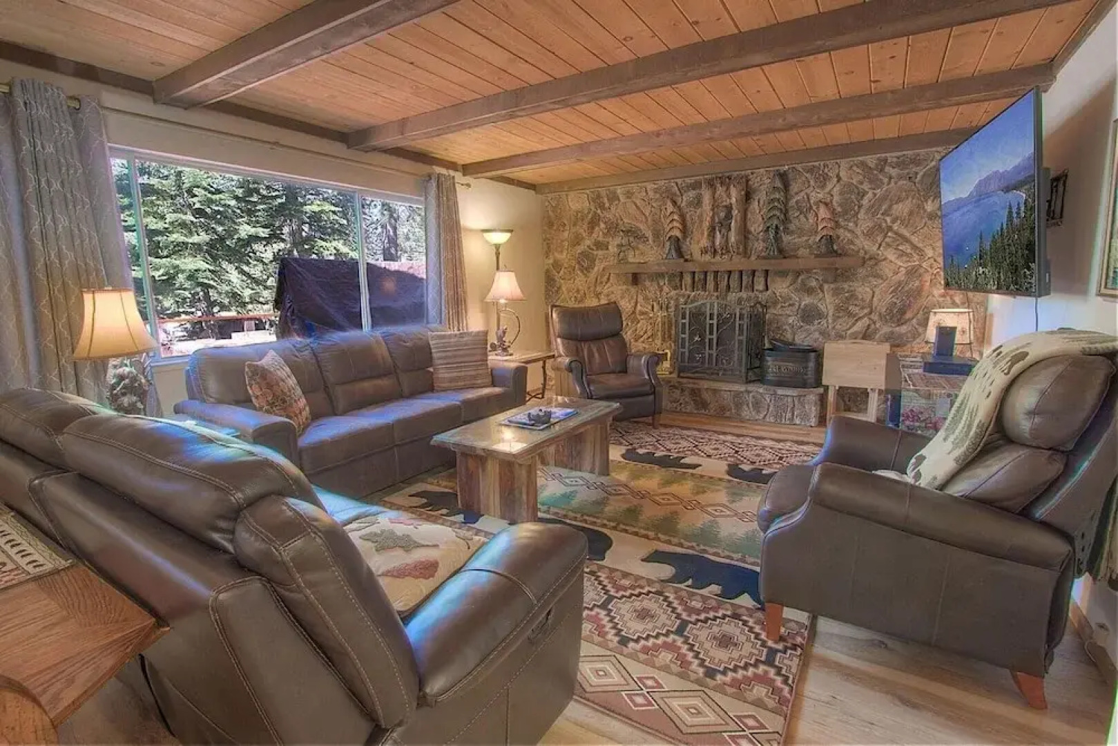 Bowers Mansion 3 Bedroom Home by Redawning